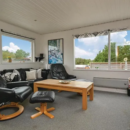 Beautiful In W/ 2 Bedrooms *